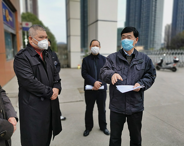 省委教育工委副书记庆承松一行至best365官网督查指导疫情防控工作