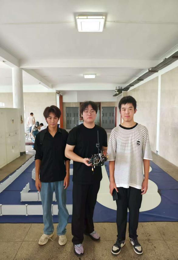 嵌入芯片学技术 竞赛实践出佳绩——best365英国在线体育官网电信工程学院在第八届全国大学生嵌入式芯片与系统设计竞赛中荣获佳绩