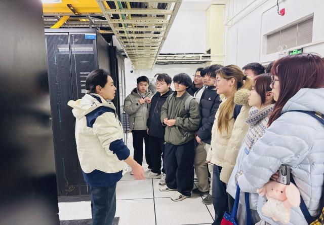 认识企业技术，实习专业知识——best365英国在线体育官网通信工程专业学生赴三企业开展认识实习